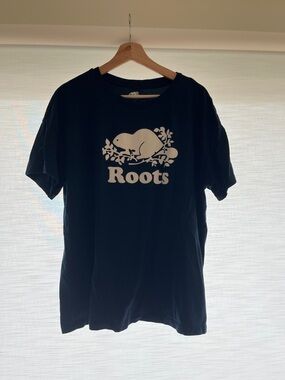 Roots Navy Tee with White Beaver Logo